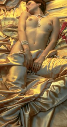 Dutch actress Sylvia Kristel fully nude Emmanuelle photoshoot 1974