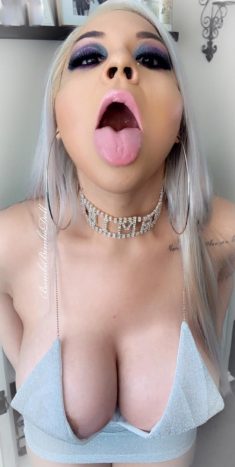 WhiteHead Girl – Tongues For Cum