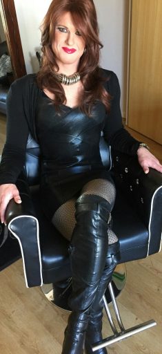 Hot crossdresser in leather