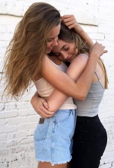 Girls who likes Girls – snuggles