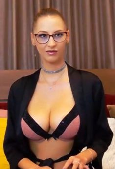 Glamour Babe AnyaPospelova In Sexy Glasses