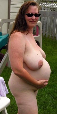 Pregnant women completely naked